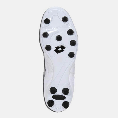 soccer shoes with studs